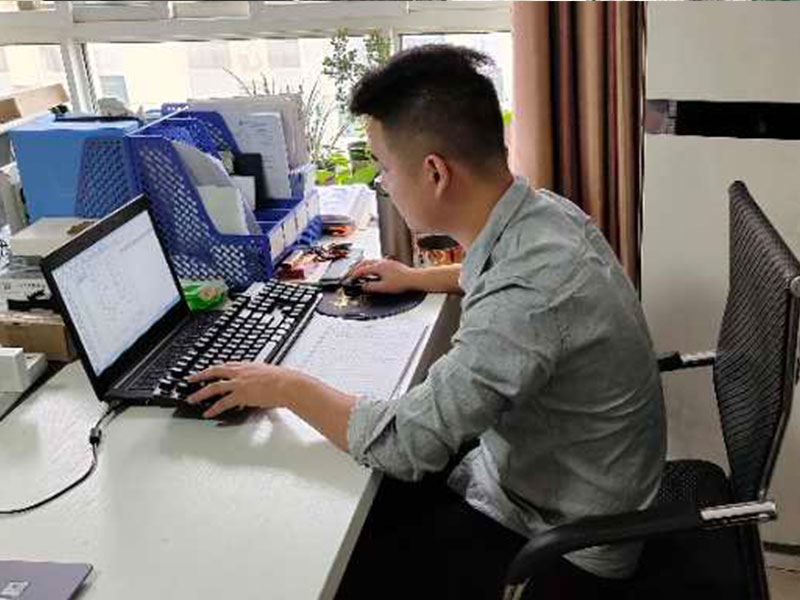 【双节奋战进行时（二）】群策群力挑沉担  施工一线加快干！(图2)